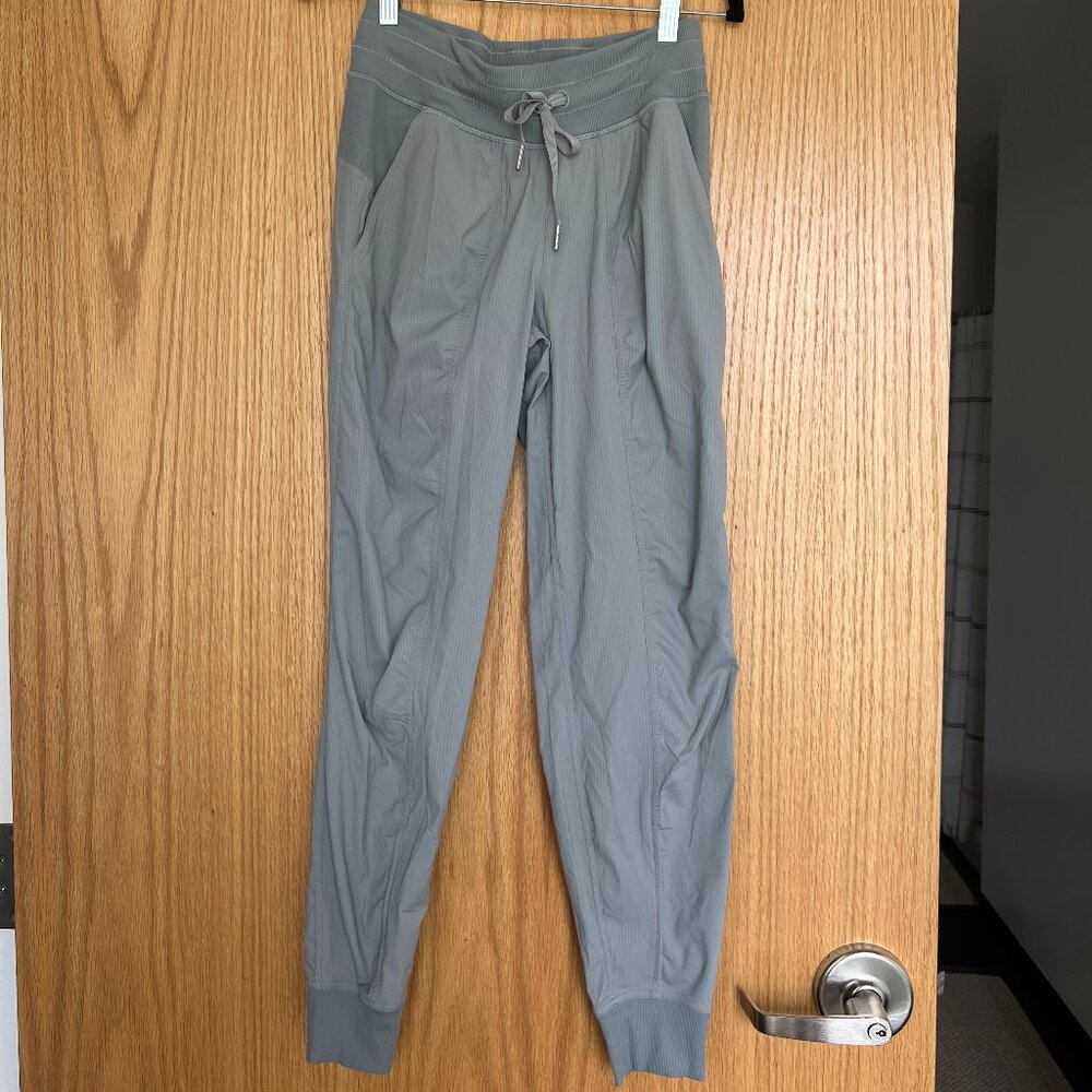 Lululemon Athletica dance studio joggers